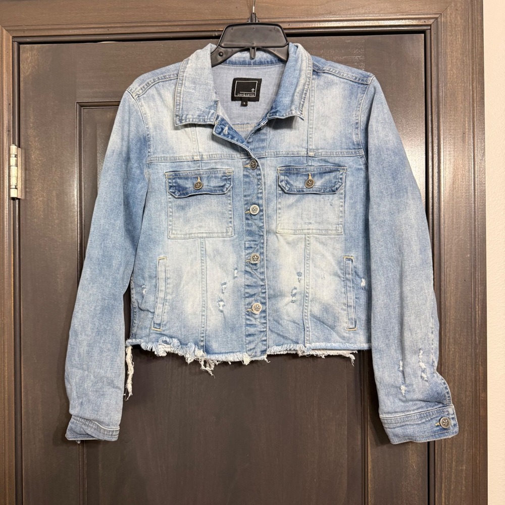 Lily & Lottie Women Light Wash Distressed Cropped Denim Jacket Frayed Hem Small